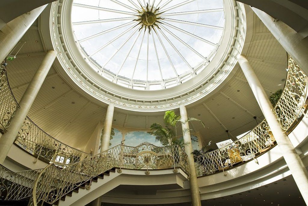 Vila Vita Rosenpark Marburg Exterior foto The interior of the hotel
